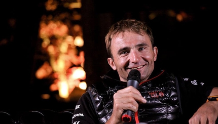 Ueli Steck, Courmayeur, Passione Verticale 2016 - Ueli Steck durante la serata di Passione Verticale il 17 agosto 2016 a Courmayeur