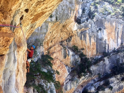 Supramonte di Oliena, Sardinia - Climbing the 7th pitch of La vita è amara, Supramonte di Oliena