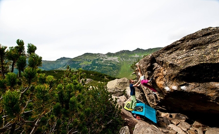 Angela Eiter, Silvretta, bouldering - Angela Eiter on the 8A 