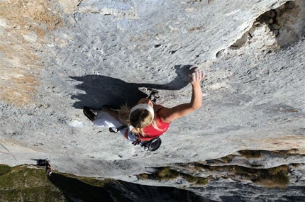 Solo per vecchi guerrieri - Jenny Lavarda climbing Solo per vecchi guerrieri