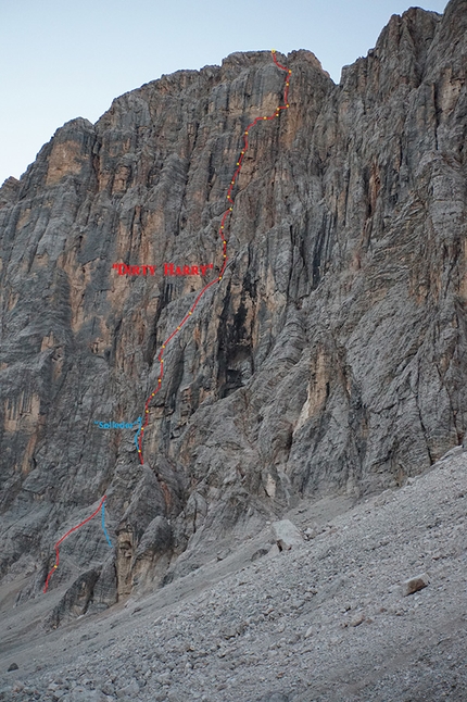 Civetta, Tom Ballard, Marcin Tomaszewski, Dolomites - The route line of 'Dirty Harry' (VII, 1375m, Tom Ballard, Marcin Tomaszewski 24-25/08/2016) Civetta NW Face, Dolomites.