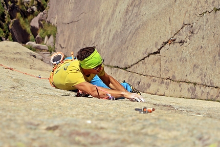 Pinne gialle, Andrea De Giacometti, Tognazza - Andrea De Giacometti repeating 'Pinne gialle' (8b/c, 120m, Maurizio 'Manolo' Zanolla 2014) at Tognazza, Passo Rolle (TN)