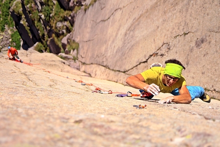 Pinne gialle, Andrea De Giacometti, Tognazza - Andrea De Giacometti repeating 'Pinne gialle' (8b/c, 120m, Maurizio 'Manolo' Zanolla 2014) at Tognazza, Passo Rolle (TN)