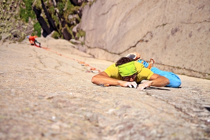 Pinne gialle, Andrea De Giacometti, Tognazza - Andrea De Giacometti su 'Pinne gialle' (8b/c, 120m, Maurizio 'Manolo' Zanolla 2014) in Tognazza, Passo Rolle (TN)