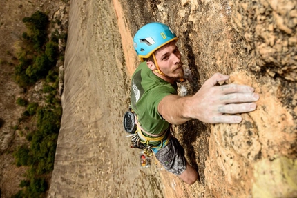 Sasha Di Giulian, Felipe Camargo, Pedra Riscada, Brasile - Felipe Camargo durante la prima libera di 'Planeta dos Macacos' (8a+, 650m) Pedra Riscada, Brasile