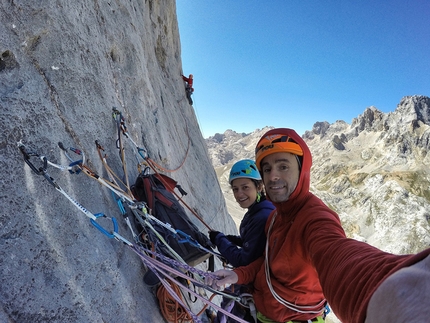 Naranjo de Bulnes, Picu Urriellu, Picos de Europa, Eneko Pou, Iker Pou, Neus Colom - Eneko Pou, Iker Pou and Neus Colom during the first free ascent of 'Marejada Fuerza 6' (8a+, 500m) up the West Face of Naranjo de Bulnes, Picos de Europa