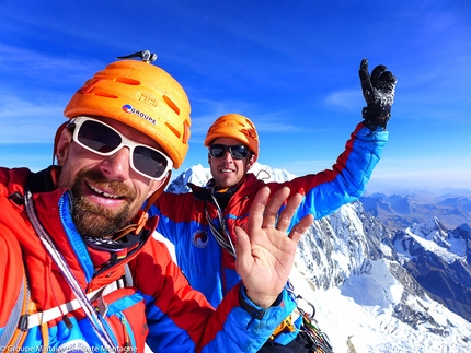 Siula Grande, Peru, Max Bonniot, Didier Jourdain - Didier Jourdain and Max Bonniot on the summit of Siula Grande, Peru
