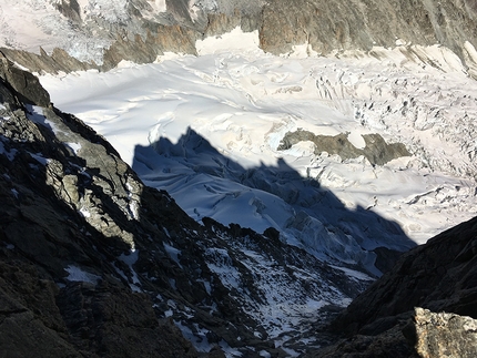 Denis Trento, Cresta di Rochefort, Grandes Jorasses, Monte Bianco - Denis Trento e la Cresta di Rochefort e la traversata delle Grandes Jorasses durante il primo tentativo del 24/08/2016