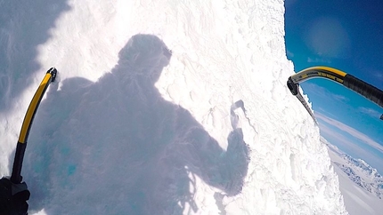 Cerro Torre, Markus Pucher, Patagonia - Markus Pucher durante il tentativo in solitaria ed in inverno del Cerro Torre il 03/09/2016