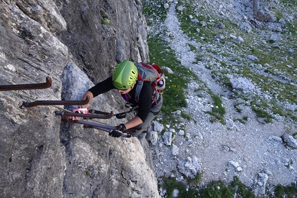 Il Giro della Tofana di Rozes, Scala del Minighel, Dolomiti - Sulla scala del Minighel.