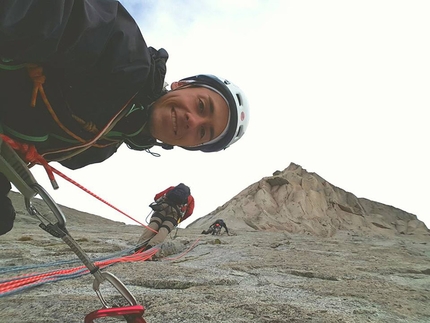 Adamello, Diretta del Diamante, Corno Miller - Durante la ripetizione della  'Diretta del diamante' al Pilastro Est del Corno Miller (3373m) in Val Salarno, effettuata da Filippo Barbieri, Leonardo Gheza e Michele Tapparello