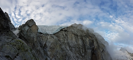 Adamello, Diretta del Diamante, Corno Miller - Durante la ripetizione della  'Diretta del diamante' al Pilastro Est del Corno Miller (3373m) in Val Salarno, effettuata da Filippo Barbieri, Leonardo Gheza e Michele Tapparello