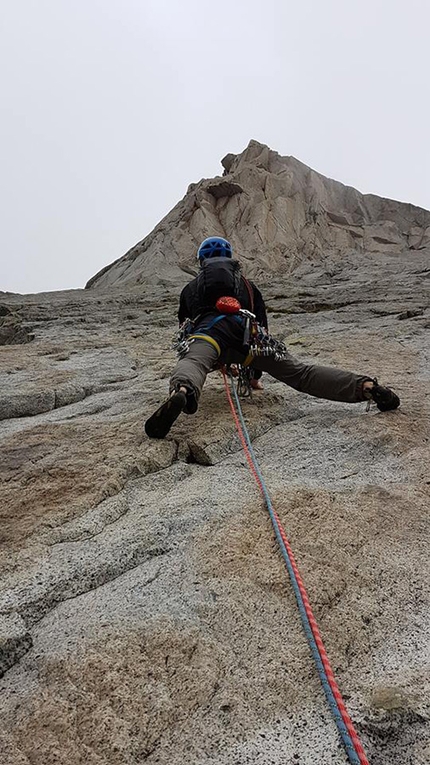 Adamello, Diretta del Diamante, Corno Miller - Durante la ripetizione della  'Diretta del diamante' al Pilastro Est del Corno Miller (3373m) in Val Salarno, effettuata da Filippo Barbieri, Leonardo Gheza e Michele Tapparello