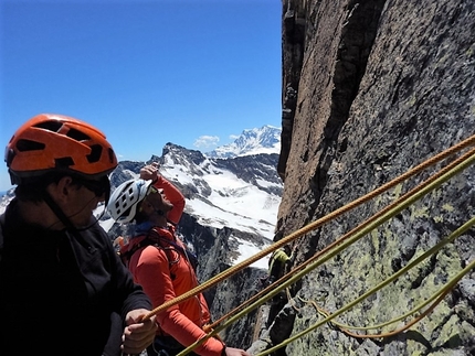 Pizzo d'Andolla, Marco Bagliani, Pierluigi Maschietto, Giovanni Pagnoncelli, Edoardo Polo, Marcello Sanguineti - Durante l'apertura della via 'Lorenzo Marani' il 16-17 luglio 2016 sulla parete est di Pizzo d'Andolla