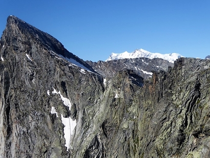 Pizzo d'Andolla, Marco Bagliani, Pierluigi Maschietto, Giovanni Pagnoncelli, Edoardo Polo, Marcello Sanguineti - Durante l'apertura della via 'Lorenzo Marani' il 16-17 luglio 2016 sulla parete est di Pizzo d'Andolla