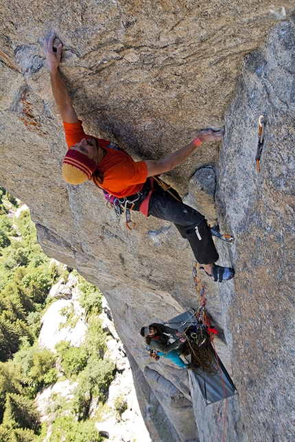 Mongolfiera, Val Masino - Simone Pedeferri e Daniele Bianchi durante la prima libera di 'Pana' (8b, 265m) sulla Mongolfiera, Alta Val Masino