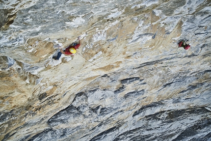 Eiger, Roger Schaeli, Mayan Smith-Gobat,  La vida es silbar - Roger Schaeli e Mayan Smith-Gobat durante la seconda salita in libera di 'La vida es silbar' (900m, Daniel Anker, Stephan Siegrist, 1988-1999. Prima libera: Stephan Siegrist, Ueli Steck 2003), Eiger parete nord