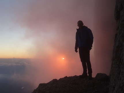 Cimon della Pala, Dolomiti, Alessandro Baù, Alessandro Beber, Matteo Faletti - Durante la prima salita di 'Fumo negli occhi' (800m, VIII, A2 08/2015) Cimon della Pala (Pale di San Martino, Dolomiti)