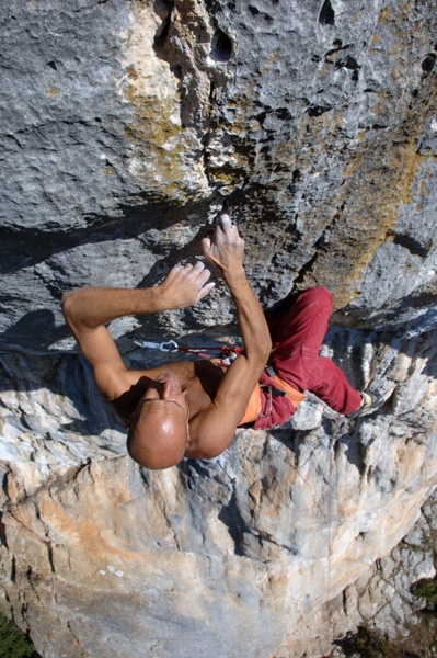 Alessandro Jolly Lamberti - Alessandro Jolly Lamberti making the first ascent of La Morte 8c at Pietrasecca