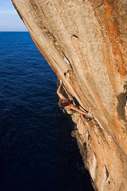 Chris Sharma - Chris Sharma making the first ascent of Alasha, a difficult new DWS on Mallorca