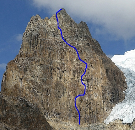 Puscanturpa Este, Peru, Arnaud Bayol, Antoine Bletton, Cyril Duchene, Dim Munoz - The route line of 'El Juego Sumando', north face of Puscanturpa Este, Peru (400m, ED 7b max, 6b/A2 obligatory, Arnaud Bayol, Antoine Bletton, Cyril Duchene, Dimitry Munoz 18-28/08/2016)