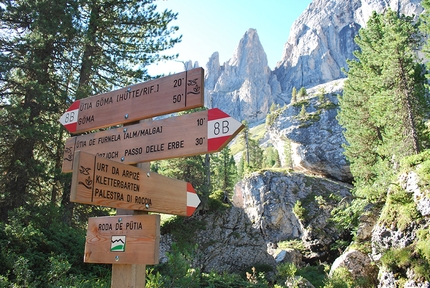 Peitlerkofel, Sas de Putia, Dolomites - Peitlerkofel: paths join on 8b