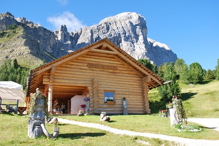 Giro del Sas de Putia, Dolomiti - Sas de Putia: la malga Ütia Göma