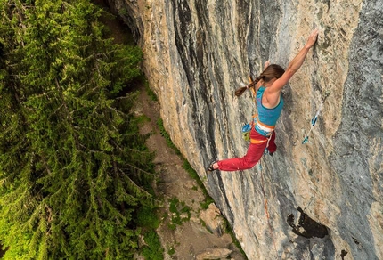 Martina Cufar climbs her second 8c at Bionnassay