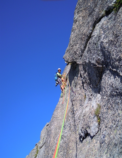 Torvagando for Nepal, Annalisa Fioretti, Gianpietro Todesco - Torvagando for Nepal: Pizzo Spazzacaldera (2487m) e la Fiamma in Val Bregaglia