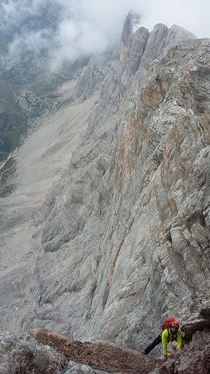 W Mexico Cabrones, Civetta, Dolomiti, Giovanni Zaccaria, Matteo Baù, Christian Sega - Matteo Baù, Christian Sega e Giovanni Zaccaria durante la ripetizione di 'W Mejico Cabrones' sulla parete nord-ovest del Civetta, Dolomiti