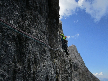 W Mexico Cabrones, Civetta, Dolomiti, Giovanni Zaccaria, Matteo Baù, Christian Sega - Matteo Baù, Christian Sega e Giovanni Zaccaria durante la ripetizione di 'W Mejico Cabrones' sulla parete nord-ovest del Civetta, Dolomiti