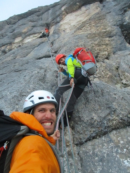 W Mexico Cabrones, Civetta, Dolomiti, Giovanni Zaccaria, Matteo Baù, Christian Sega - Matteo Baù, Christian Sega e Giovanni Zaccaria durante la ripetizione di 'W Mejico Cabrones' sulla parete nord-ovest del Civetta, Dolomiti