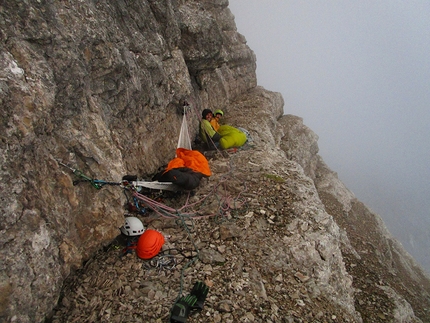 W Mexico Cabrones, Civetta, Dolomiti, Giovanni Zaccaria, Matteo Baù, Christian Sega - Matteo Baù, Christian Sega e Giovanni Zaccaria durante la ripetizione di 'W Mejico Cabrones' sulla parete nord-ovest del Civetta, Dolomiti