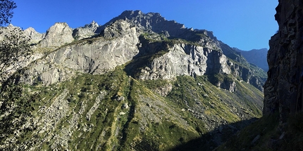 Vallone de Sea - Lo Specchio di Iside e il Trono di Osiride viste dalla Torre di Gandalf