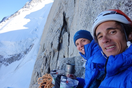 Divine Providence, Monte Bianco, Nina Caprez, Merlin Benoit - Nina Caprez e Merlin Benoit al bivacco di Divine Providence, Monte Bianco