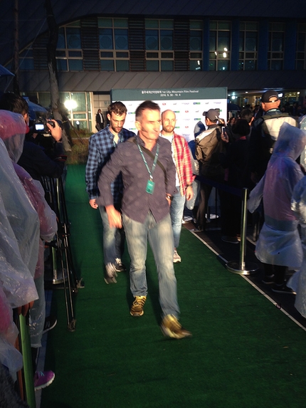 Ulju Mountain Film Festival 2016 - Jose Ramón Agirre, Jon Herranz and Matteo Vettorel on the green carpet of the Ulju Mountain Film Festival