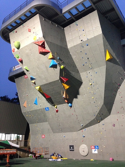 Ulju Mountain Film Festival 2016 - L'imponente struttura d'arrampicata al Ulju Mountain Film Festival