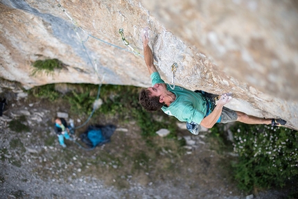 Stefano Ghisolfi, Ceuse, Francia - Stefano Ghisolfi sale Jungle Boogie 9a+ a Céüse, Francia. La via era stata liberata nel 2010 da Adam Ondra