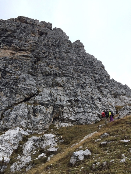 Tuttavita, Torre Laura, Marmarole, Dolomiti, Alex Pivirotto, Letizia Donó, Riccardo Donó - Tuttavita, Torre Laura: ricercando la linea di salita