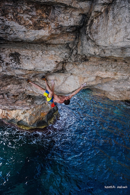 Jernej Kruder, Es pontas, Maiorca - Jernej Kruder effettua la prima ripetizione di Pontax 8c,  Es pontas, Maiorca