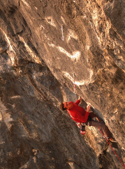 Diego Sirtori: prima ripetizione di NoNoNo!!... 8c allo Specchio del Grifone, Angelone
