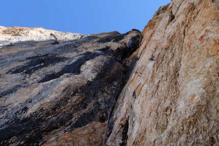 Via degli Studenti, Civetta, Dolomiti, Alessandro Baù, Claudio Migliorini, - Claudio Migliorini durante la ripetizione  della Via degli Studenti, parete Nord-Ovest della Civetta, Dolomiti