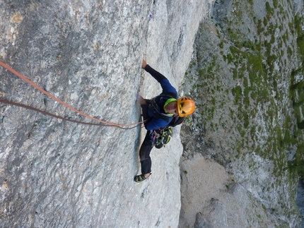 Via Giove, Sasso delle Undici, Vallaccia, Dolomiti, Beppe Ballico - Durante la ripetizione della Via Giove, Sasso delle Undici, Vallaccia (Dolomiti): sul primo tiro