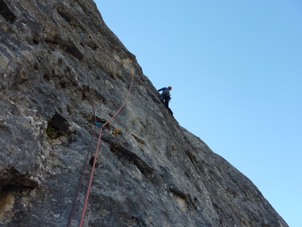 Via Giove, Sasso delle Undici, Vallaccia, Dolomiti, Beppe Ballico - Durante la ripetizione della Via Giove, Sasso delle Undici, Vallaccia (Dolomiti): terzo tiro