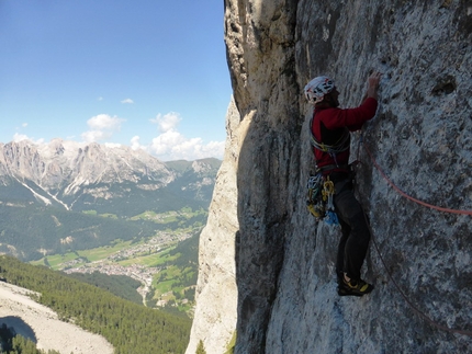 Via Giove, Sasso delle Undici, Vallaccia, Dolomiti, Beppe Ballico - Durante la ripetizione della Via Giove, Sasso delle Undici, Vallaccia (Dolomiti): quinto tiro