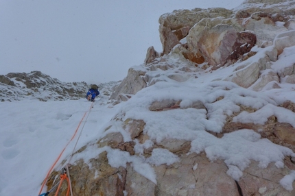 Gasherbrum IV, Aleš Česen, Luka Lindič - Aleš Česen and Luka Lindič climbing Gasherbrum IV North Summit (7900m) via the NW Ridge