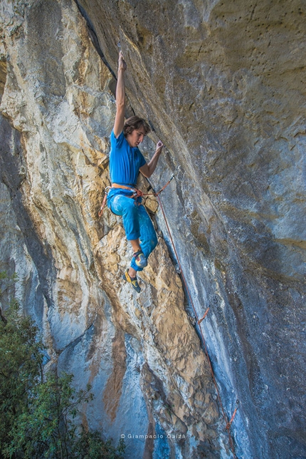 Rolando Larcher, Elephant Baby, San Paolo, Arco - Alessandro Larcher su Elephant Baby 8a, falesia di San Paolo, Arco