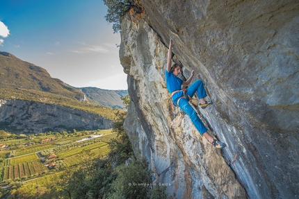 Rolando Larcher, Elephant Baby, San Paolo, Arco - Alessandro Larcher su Elephant Baby 8a, falesia di San Paolo, Arco