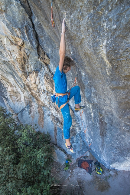 Rolando Larcher, Elephant Baby, San Paolo, Arco - Alessandro Larcher su Elephant Baby 8a, falesia di San Paolo, Arco