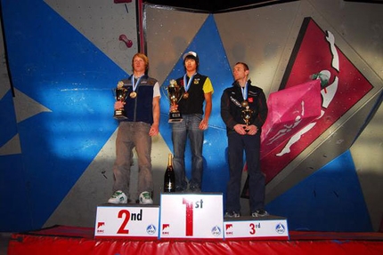 Campionati Europei Boulder Birmingham 2007 - Podio maschile: 2. Nalle Hukkataival 1. David Lama  3. Tomás Mrázek